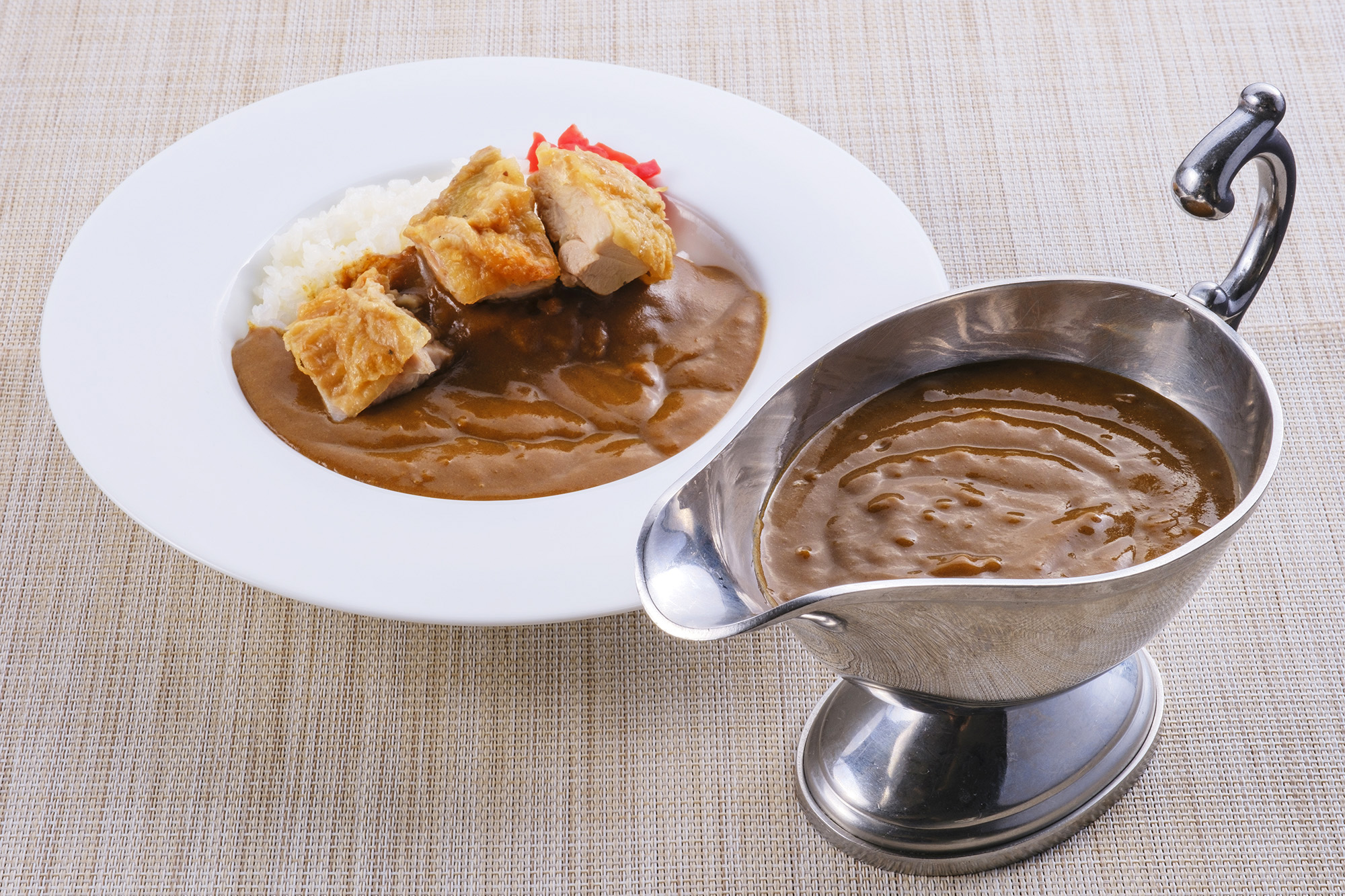 ホテル朝食カレー（チキン南蛮添え）